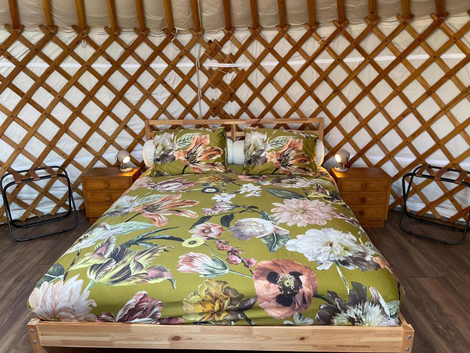 Flower Power Bed & Breakfast Anna Paulowna Bagian luar foto